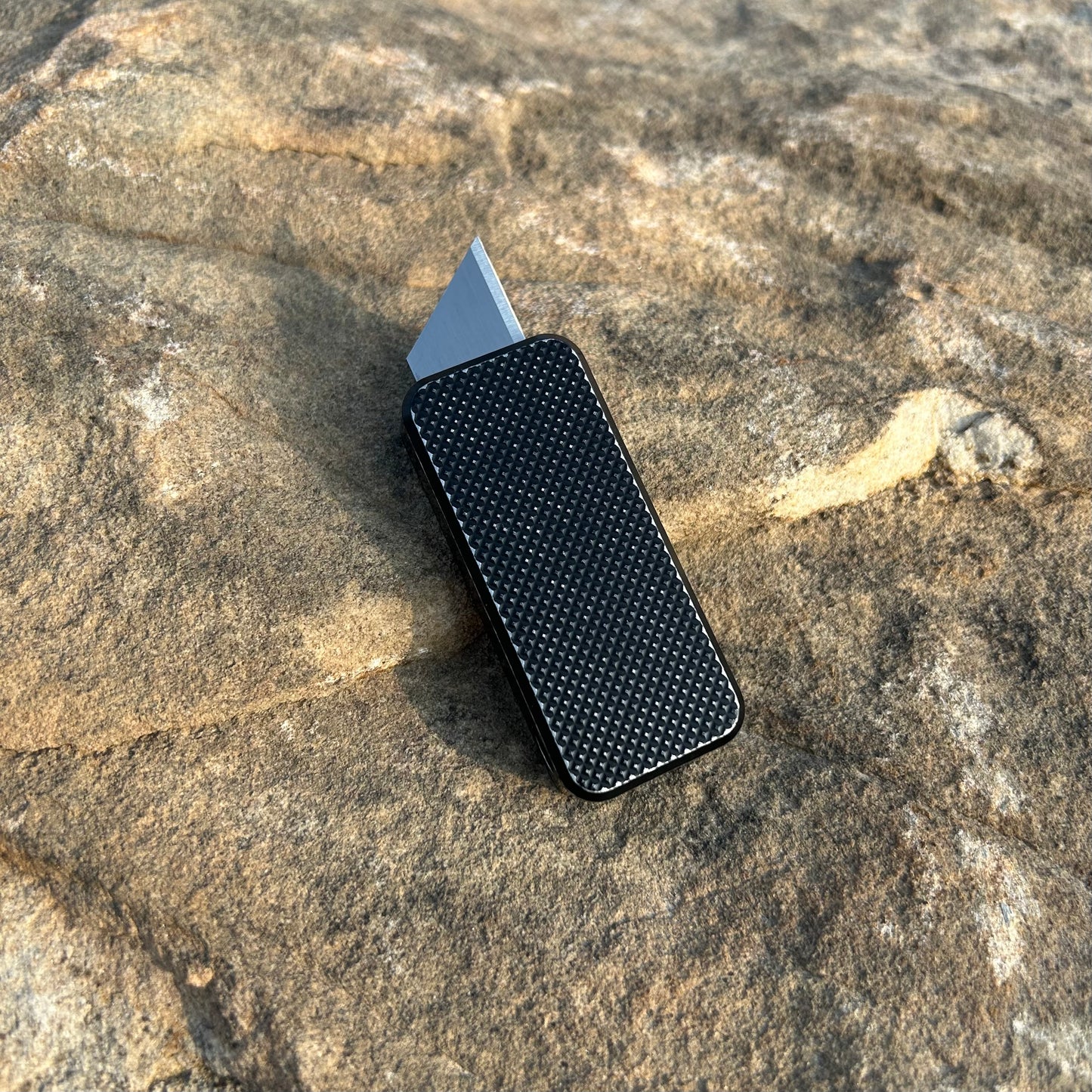 Zero Knurled Pattern-6061 Aluminum with lanyard hole