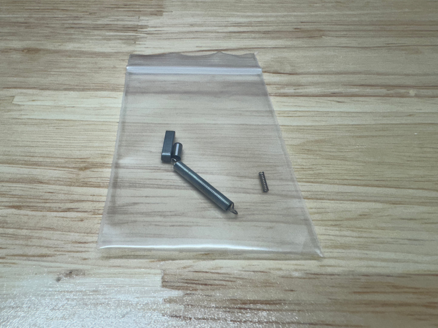 Zero knife acessories on a wooden table