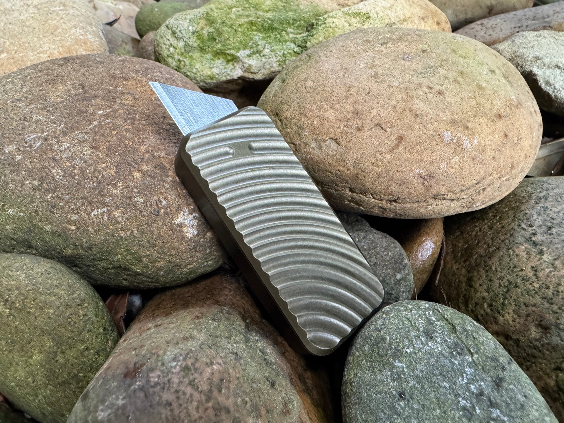 RiveryMFG Zero Custom Combination Original Dark Gray Lid and Black Base Utility Knife