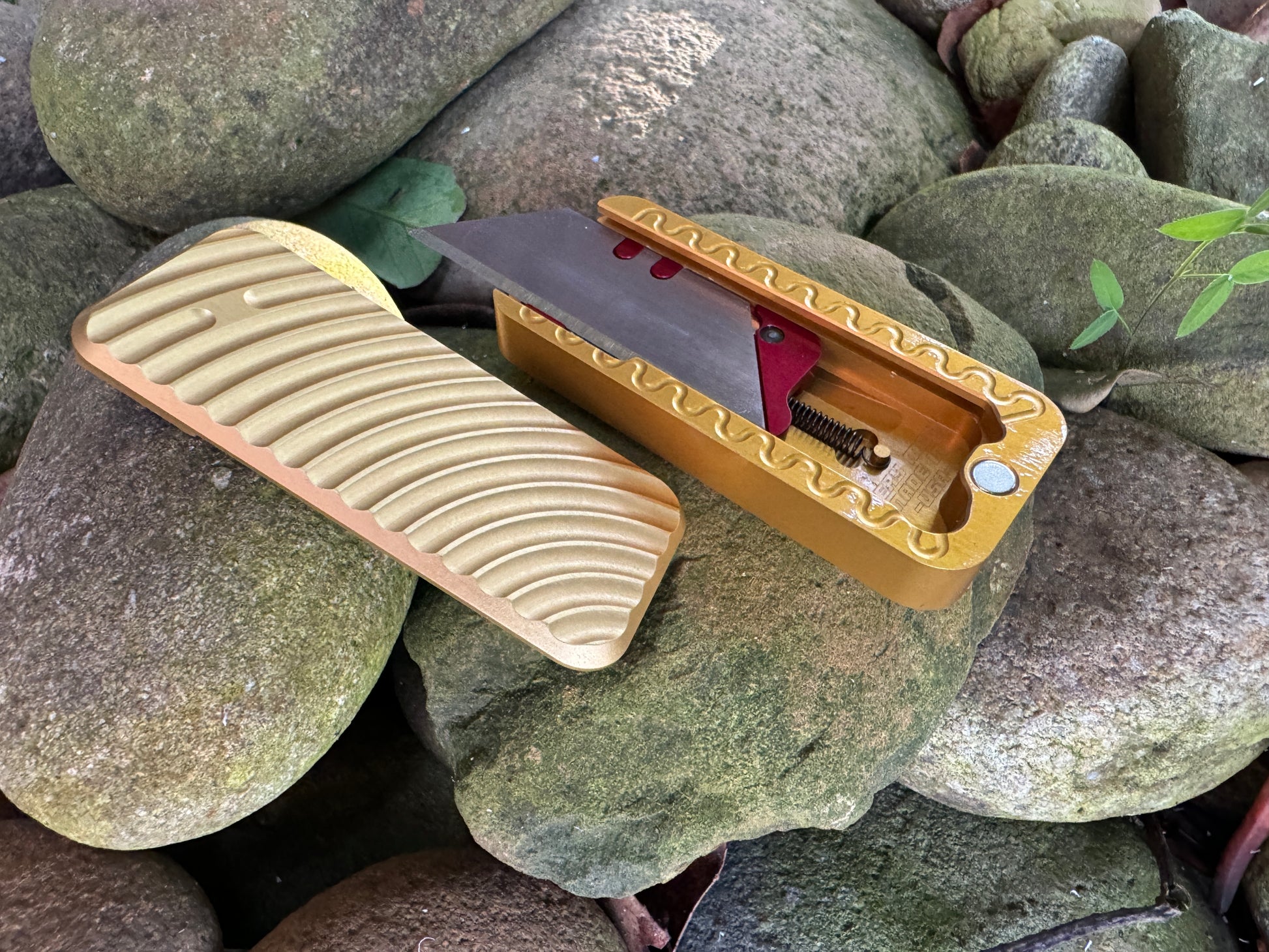 RiveryMFG Zero Original Pattern-6061 Aluminum Gold Retractable Utility Knife