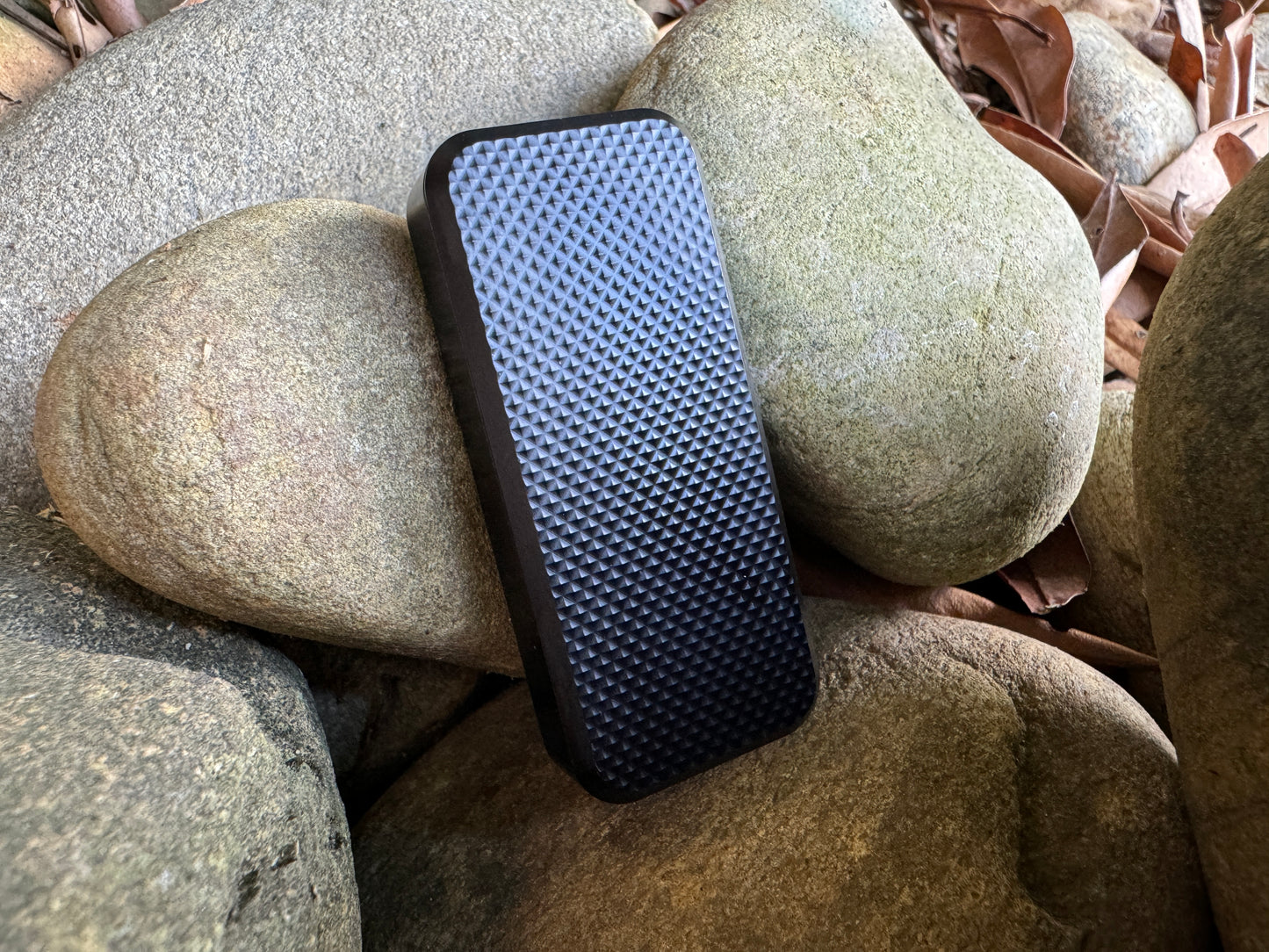 RiveryMFG Zero Black Utility Knife with knurl pattern.