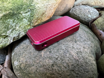 RiveryMFG Zero-6061 aluminum Red utility knife knurl pattern.