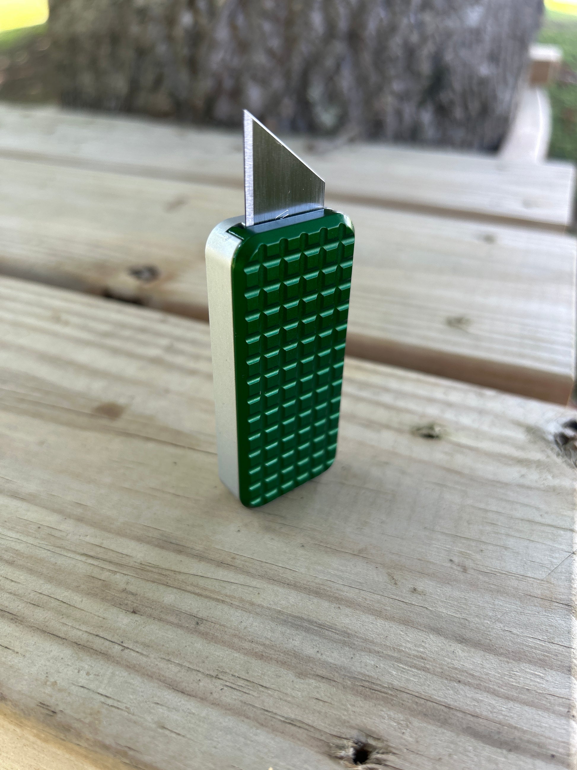 RiveryMFG Zero CadLab custom combination green lid and gray base utility knife 