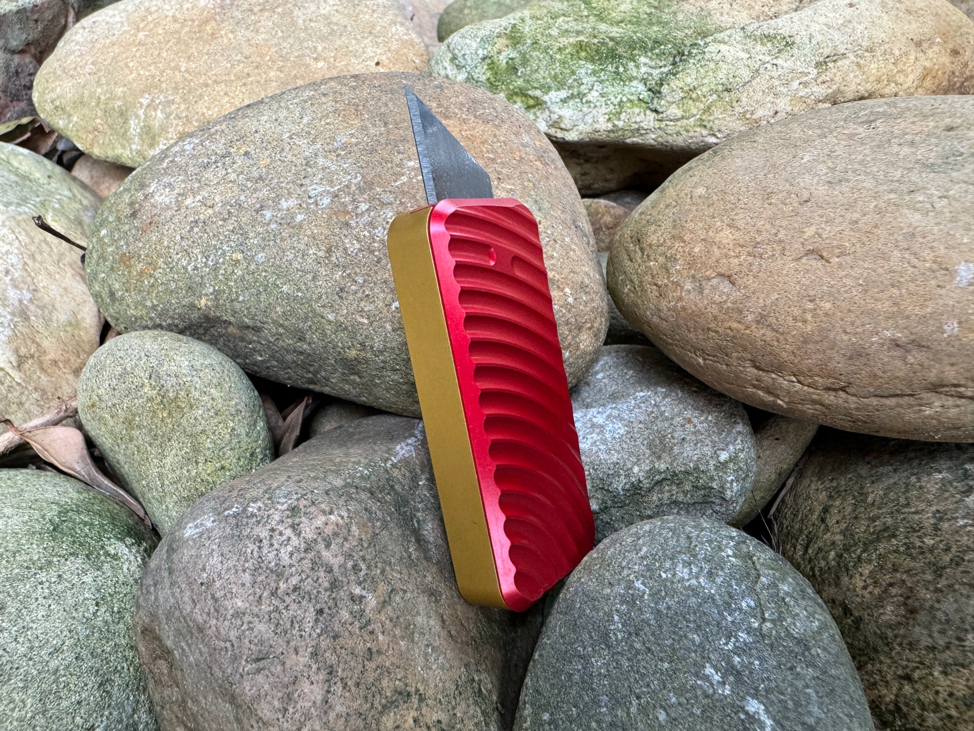 RiveryMFG Zero Custom Combination Original Red Lid and Gold Base Utility Knife
