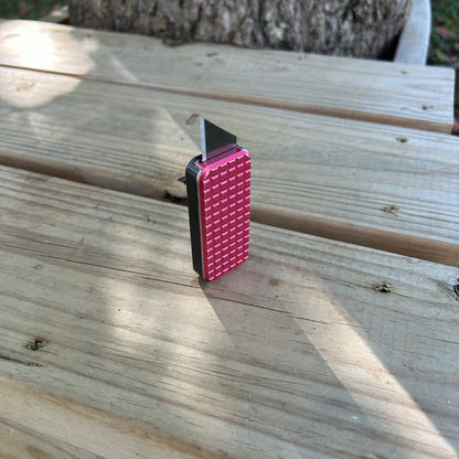 RiveryMFG Zero custom combination pink lid and black base utility knife 