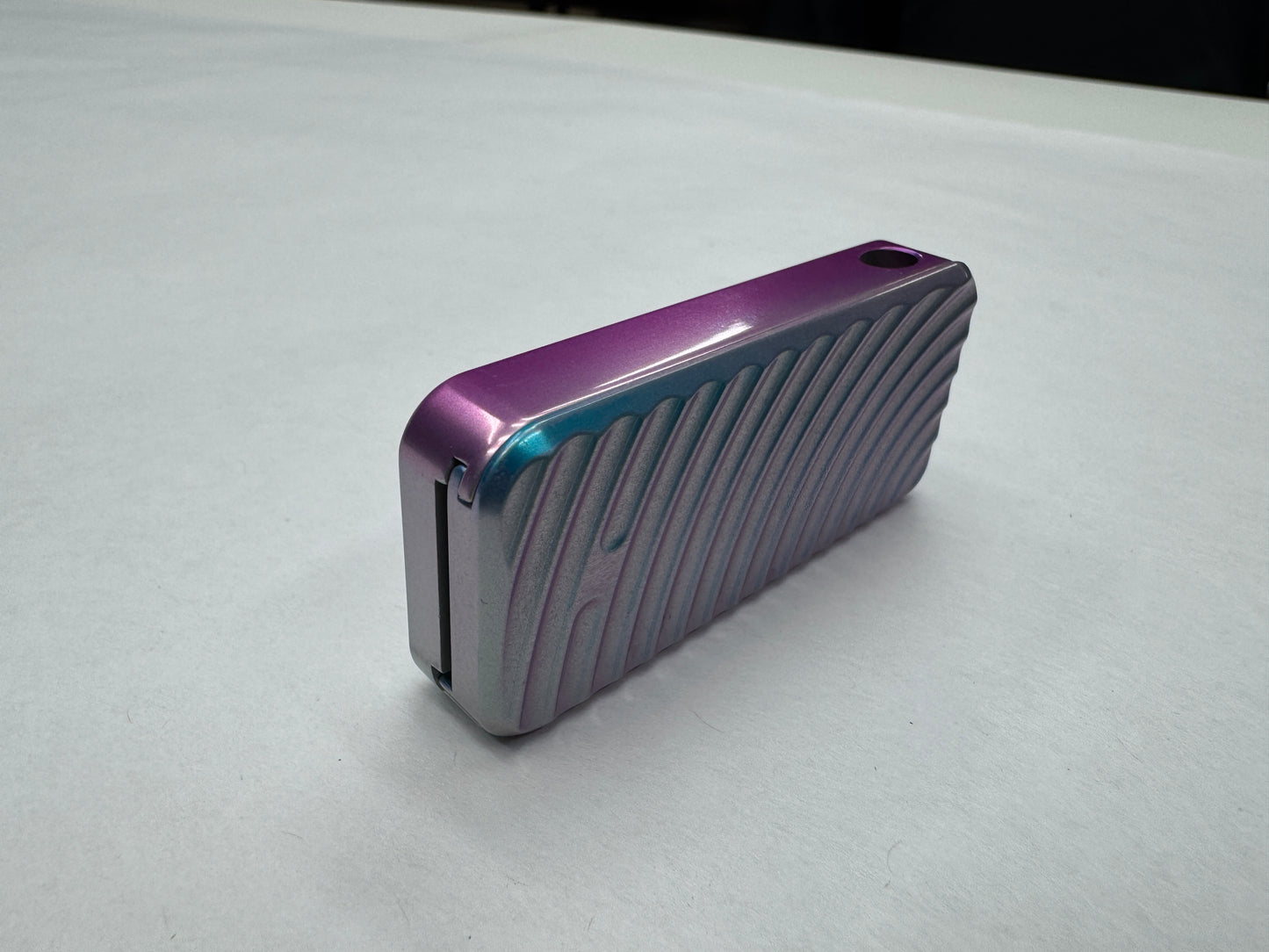 RiveryMFG Zero Pearl-2 utility knife side view with custom CadLab color.