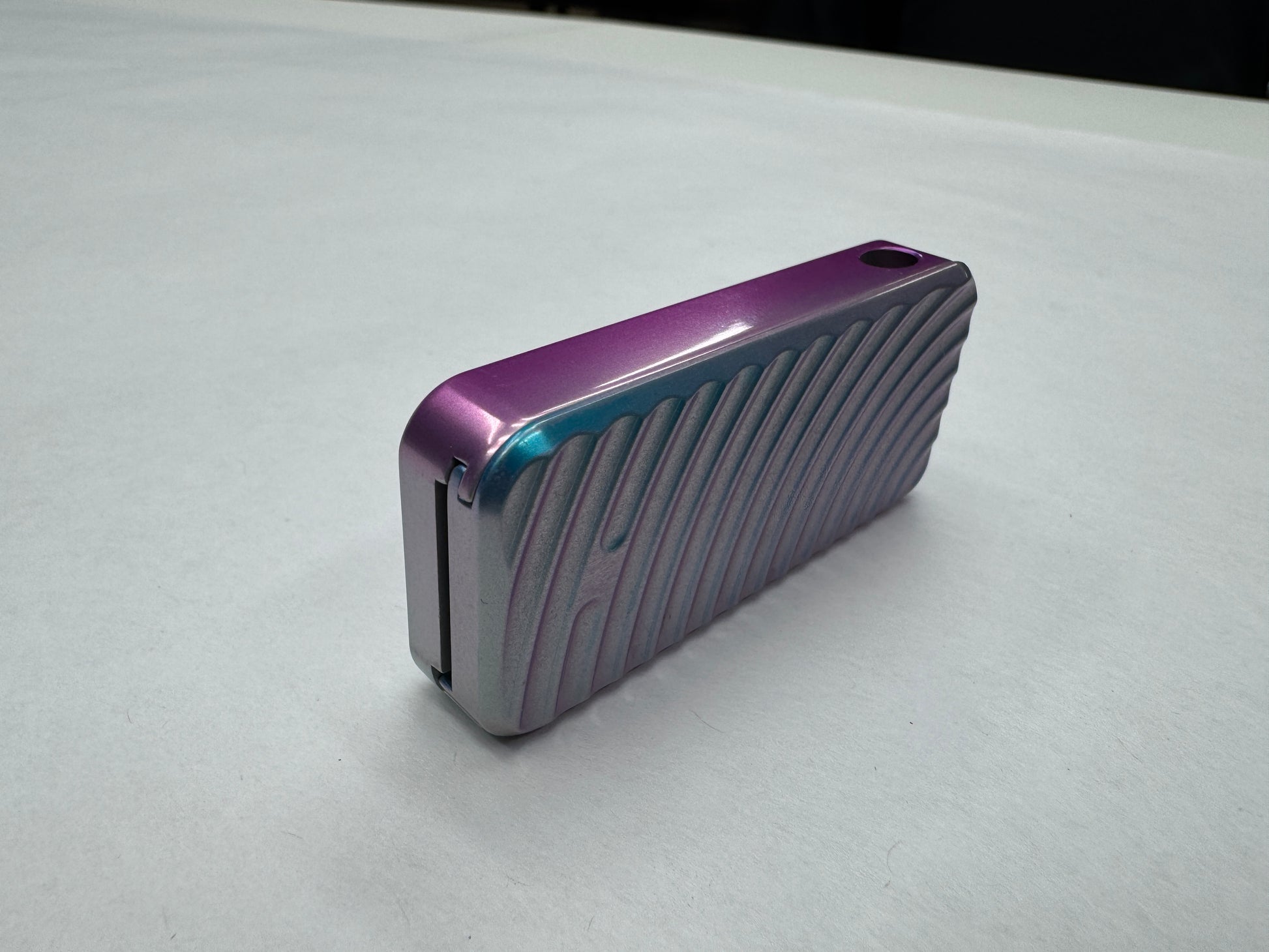 RiveryMFG Zero Pearl-2 utility knife side view with custom CadLab color.